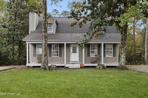 3111 Cormorant St, Gautier, MS 39553