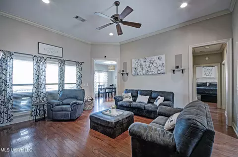 Living - 243 E Pinebrook Dr, Brandon, MS 39047 photo 1 of 3