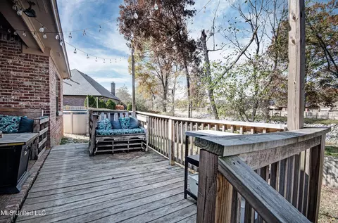 Exterior - 243 E Pinebrook Dr, Brandon, MS 39047 photo 3 of 5