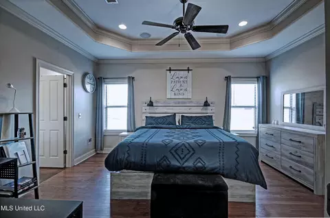 Bedroom - 243 E Pinebrook Dr, Brandon, MS 39047 photo 1 of 6
