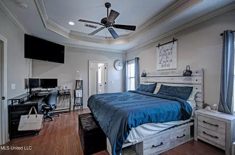 Bedroom - 243 E Pinebrook Dr, Brandon, MS 39047 photo 2 of 6