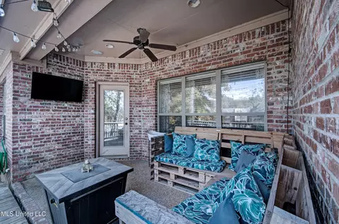 Exterior - 243 E Pinebrook Dr, Brandon, MS 39047 photo 5 of 5