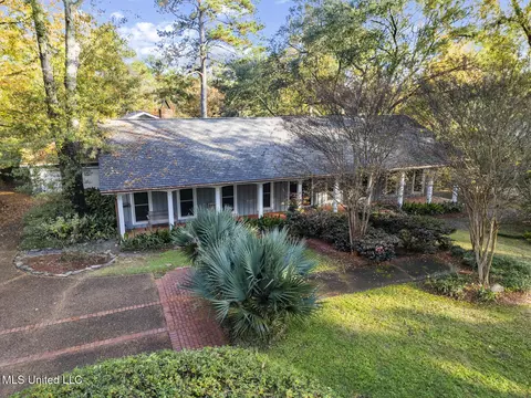Exterior - 4166 Dogwood Dr, Jackson, MS 39211 photo 4 of 17