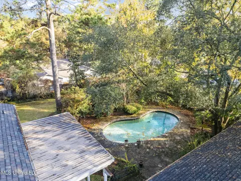 Exterior - 4166 Dogwood Dr, Jackson, MS 39211 photo 13 of 17