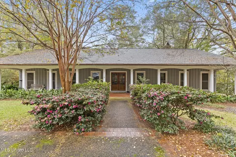 4166 Dogwood Dr, Jackson, MS 39211