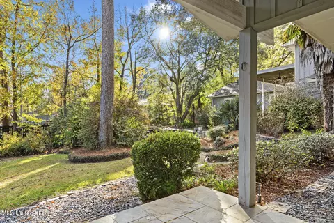 Exterior - 4166 Dogwood Dr, Jackson, MS 39211 photo 16 of 17