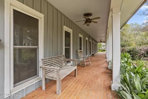 Exterior - 4166 Dogwood Dr, Jackson, MS 39211 photo 5 of 17