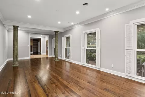 Living - 4166 Dogwood Dr, Jackson, MS 39211 photo 3 of 12