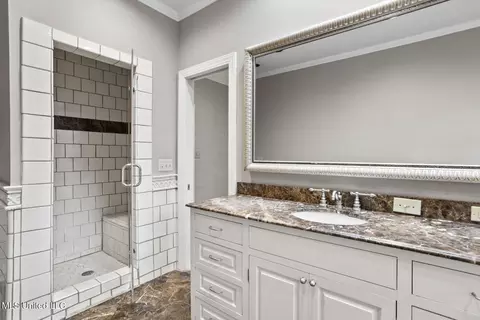 Bath - 4166 Dogwood Dr, Jackson, MS 39211 photo 2 of 9