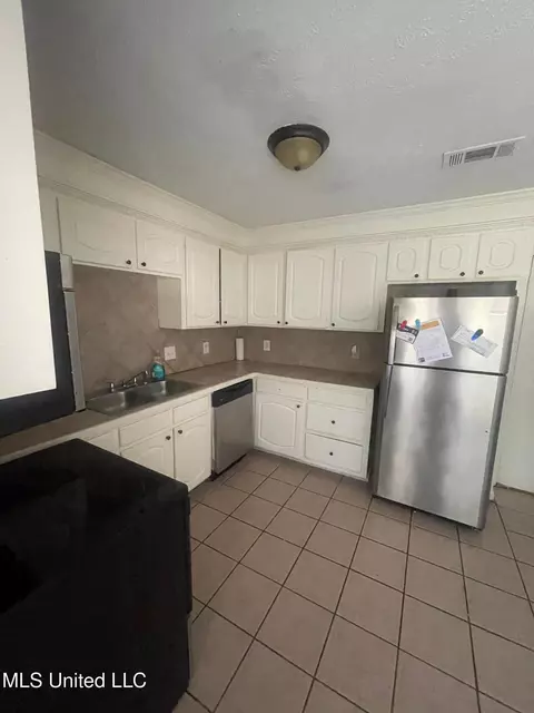 Kitchen - 236 Par Cv, Byram, MS 39272 photo 2 of 2