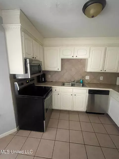 Kitchen - 236 Par Cv, Byram, MS 39272 photo 1 of 2