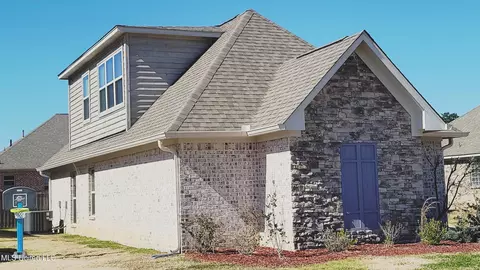 Exterior - 125 Emerald Dr, Brandon, MS 39047 photo 2 of 5