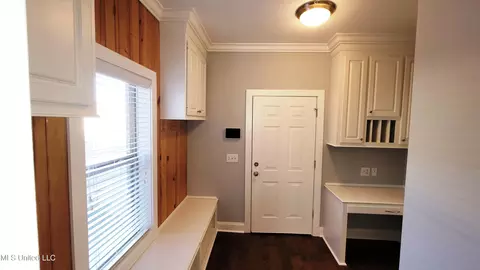 Entry Way - 125 Emerald Dr, Brandon, MS 39047 photo 4 of 5
