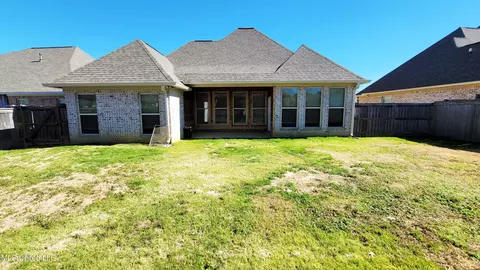 Exterior - 125 Emerald Dr, Brandon, MS 39047 photo 4 of 5