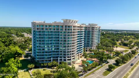 2228 Beach Dr #306, Gulfport, MS 39507