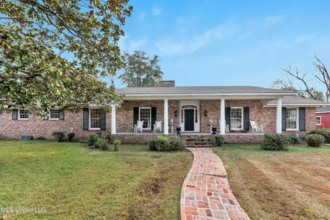 408 E Church St, Quitman, MS 39355