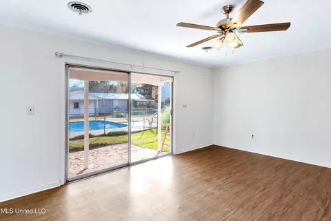 408 E Church St, Quitman, MS 39355 photo 10