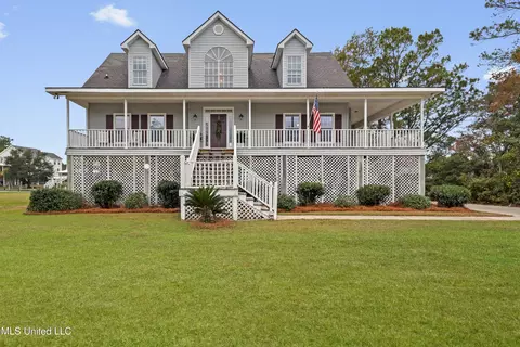143 Ridgewood Dr, Pass Christian, MS 39571