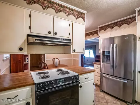 Kitchen - 218 Edwin Cir, Sardis, MS 38666 photo 1 of 1