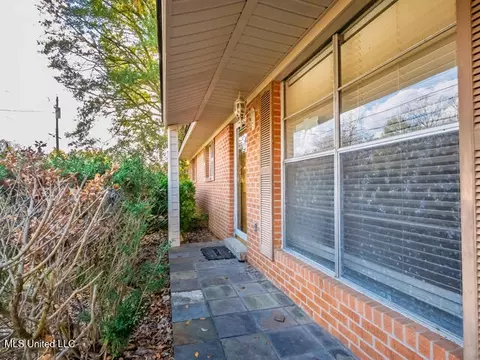 Exterior - 218 Edwin Cir, Sardis, MS 38666 photo 2 of 16