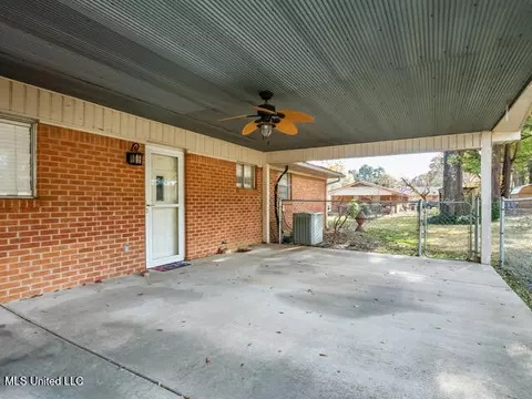 Exterior - 218 Edwin Cir, Sardis, MS 38666 photo 8 of 16
