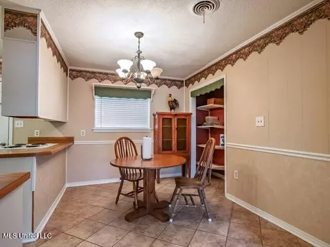 Dining - 218 Edwin Cir, Sardis, MS 38666 photo 1 of 2