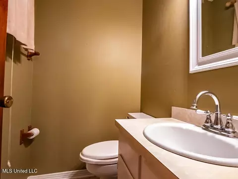 Bath - 218 Edwin Cir, Sardis, MS 38666 photo 2 of 2