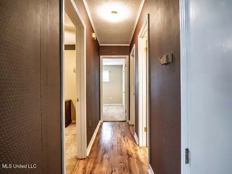 Entry Way - 218 Edwin Cir, Sardis, MS 38666 photo 1 of 1