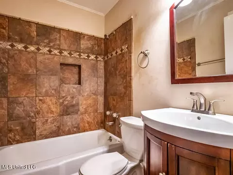 Bath - 218 Edwin Cir, Sardis, MS 38666 photo 1 of 2