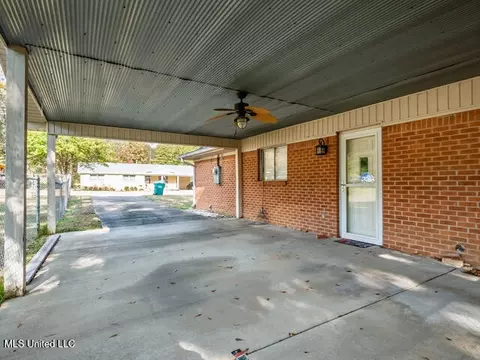 Exterior - 218 Edwin Cir, Sardis, MS 38666 photo 9 of 16
