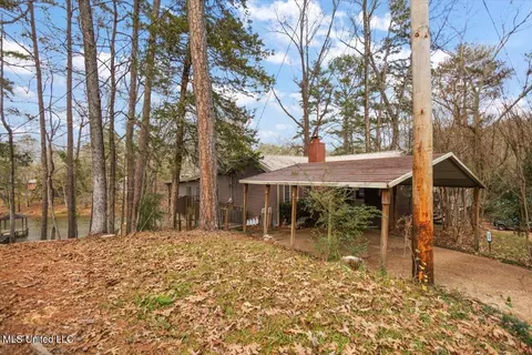 Exterior - 806 E Dewey Camp Dr, Florence, MS 39073 photo 2 of 11