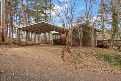 806 E Dewey Camp Dr, Florence, MS 39073