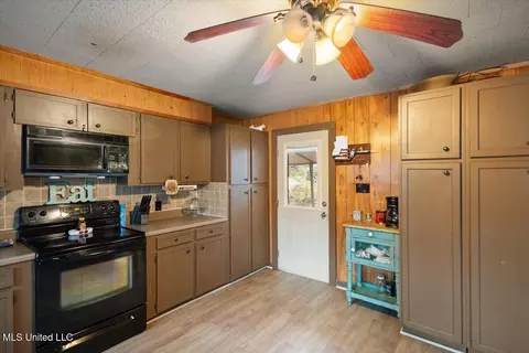 Kitchen - 806 E Dewey Camp Dr, Florence, MS 39073 photo 1 of 1