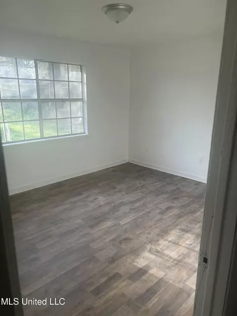 2479 Twisted Oak Dr, Jackson, MS 39212