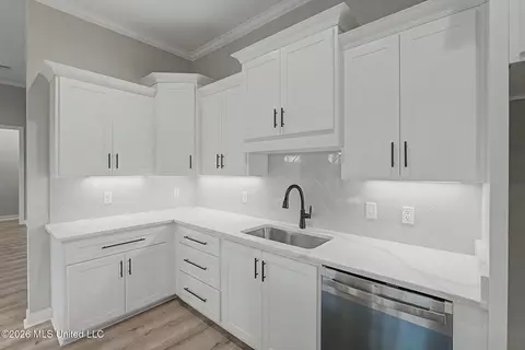 Kitchen - 2382 Lauren Way, Hernando, MS 38632 photo 2 of 3