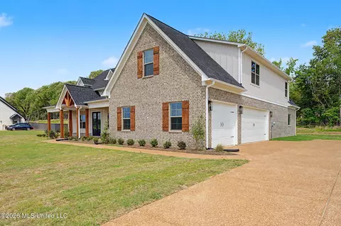 Exterior - 2382 Lauren Way, Hernando, MS 38632 photo 2 of 7