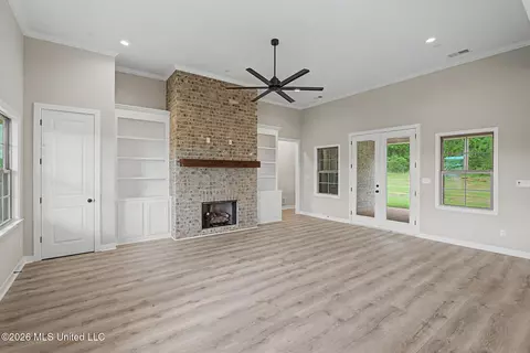 Living - 2382 Lauren Way, Hernando, MS 38632 photo 1 of 2