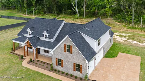 Exterior - 2382 Lauren Way, Hernando, MS 38632 photo 6 of 7
