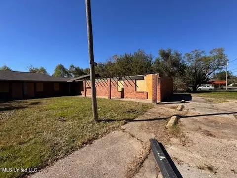 3901 Camellia St, Moss Point, MS 39563 photo 2