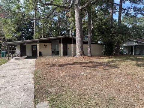 4003 Emerson St, Pascagoula, MS 39581