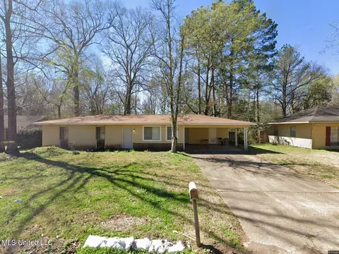 1109 Wooddell Dr, Jackson, MS 39212