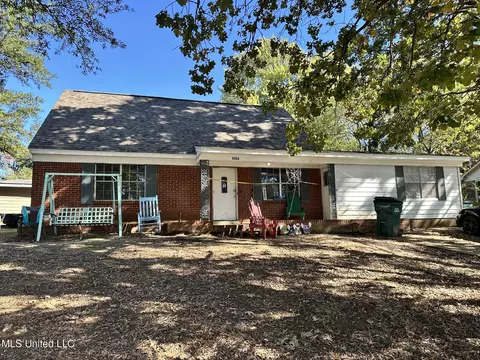 8694 Bunker Hill Dr, Southaven, MS 38671