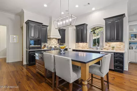 Kitchen - 2403 Wild Valley Dr, Jackson, MS 39211 photo 2 of 7
