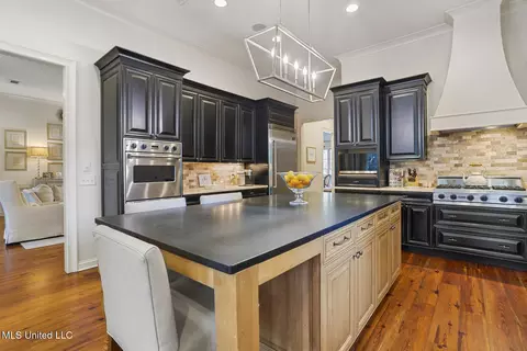 Kitchen - 2403 Wild Valley Dr, Jackson, MS 39211 photo 7 of 7