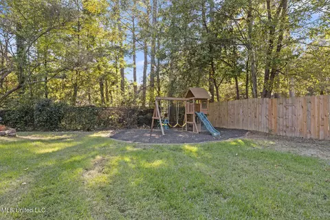 Exterior - 2403 Wild Valley Dr, Jackson, MS 39211 photo 6 of 10