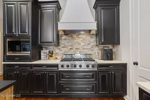 Kitchen - 2403 Wild Valley Dr, Jackson, MS 39211 photo 5 of 7