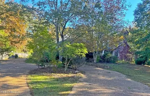 106 Quail Hollow Pl, Brandon, MS 39047