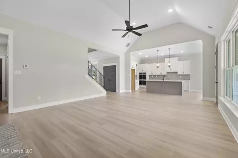 Living - 1762 Cane Creek Dr, Hernando, MS 38632 photo 1 of 2