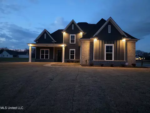 Exterior - 1762 Cane Creek Dr, Hernando, MS 38632 photo 3 of 3