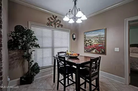 Dining - 913 Sea Turtle Cv, Brandon, MS 39047 photo 1 of 2
